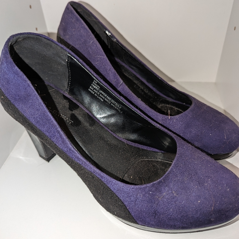 Lane Bryant size 9 w purple and black pumps